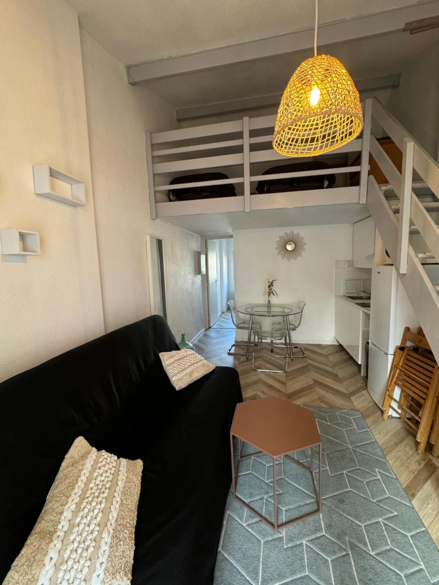 Micro-maison 100m De La Ferienhaus *